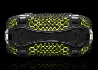 A lot of style and finesse: Nikes Rebento football bag. 