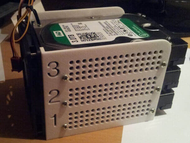 HDD hard drive rack for 3 disks (left side) (image courtesy of i.materialise.com)