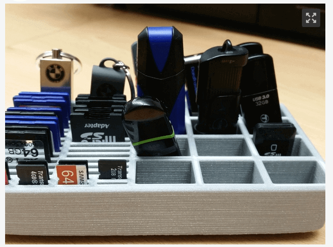 This organizers holds storage cards and USB sticks (source: Thingiverse)