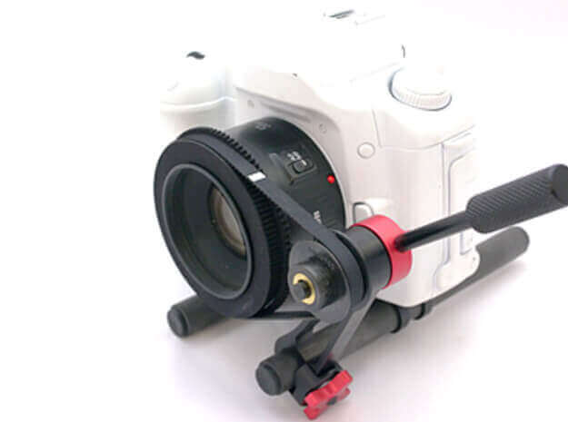 A follow focus mounted on Canon´s "nifty fifty".