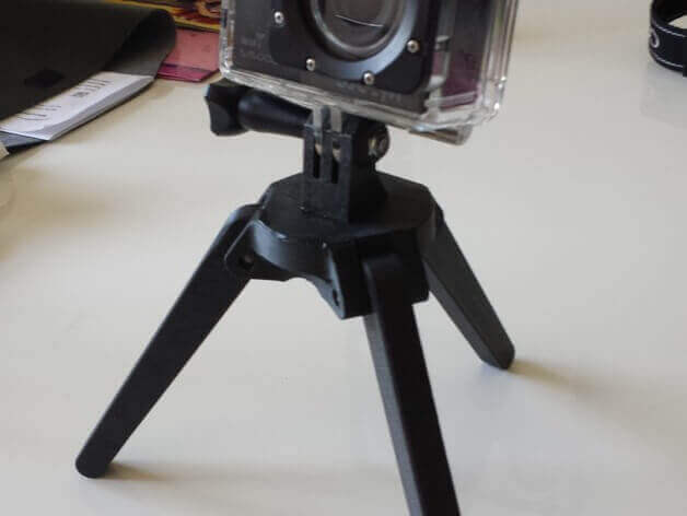 Foldable Camera Tripod (source: Thingiverse)