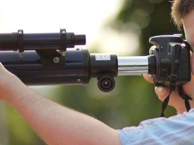 Looks like a really, really long tele lens...right?