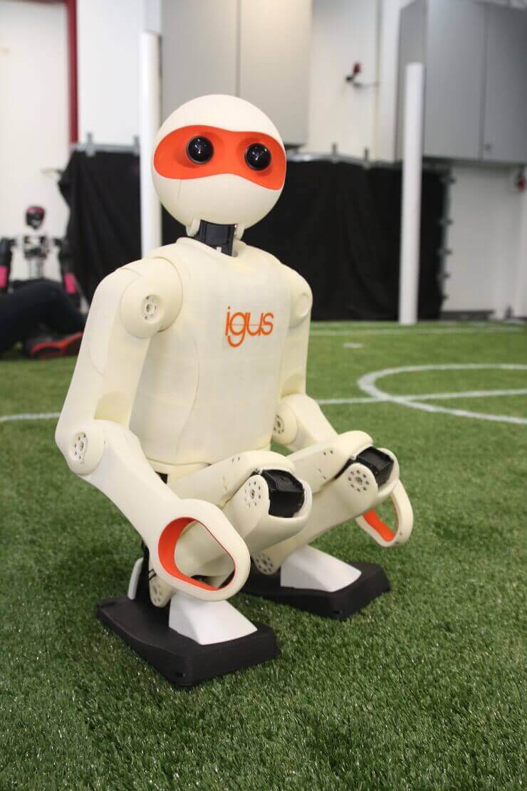New rules for RoboCup 2015 require artificial grass