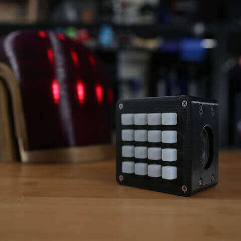 Yes, it can also do fart sounds if that's what you're looking for. (source: Thingiverse)