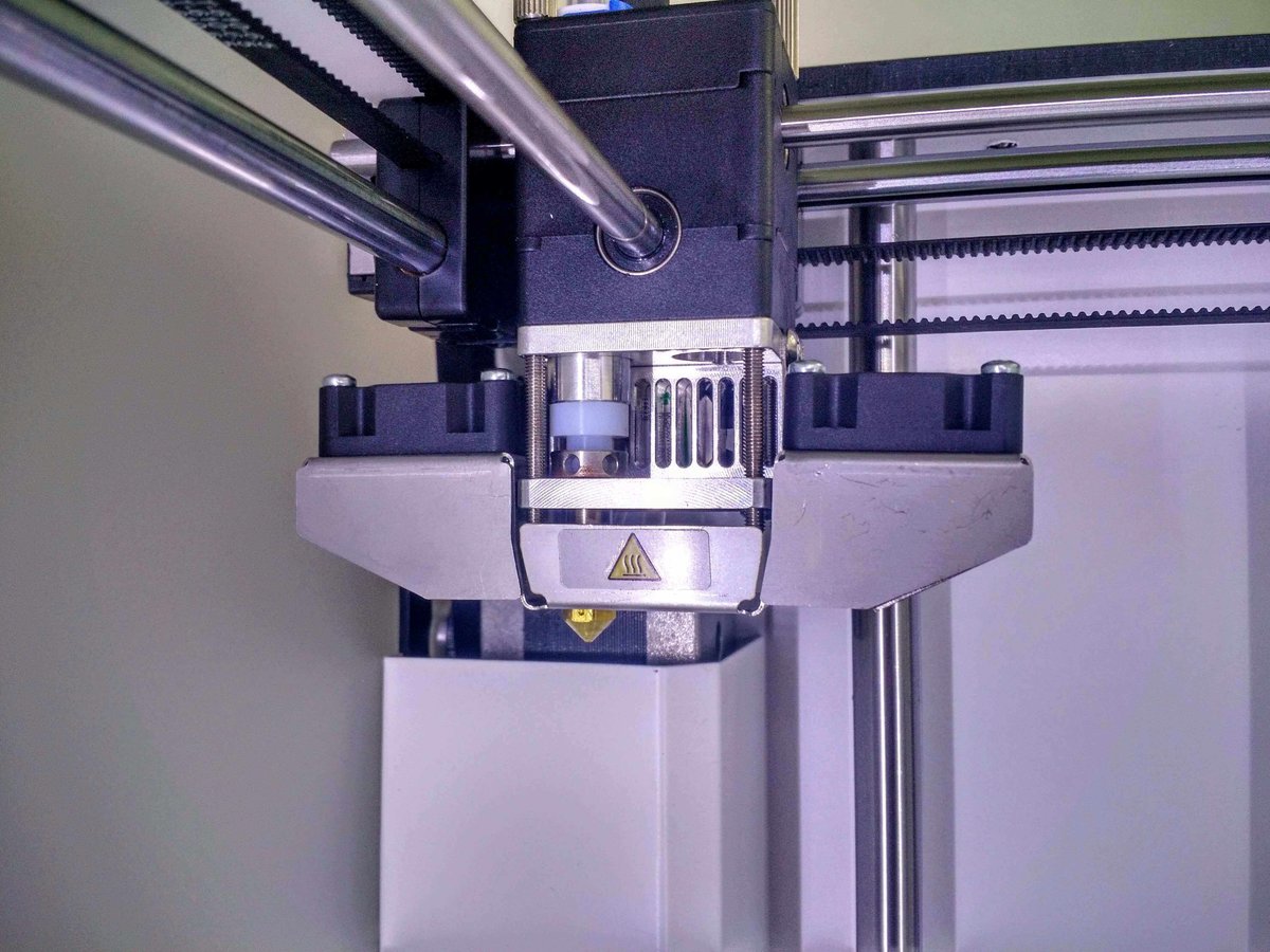ultimaker 2+ 3d printer