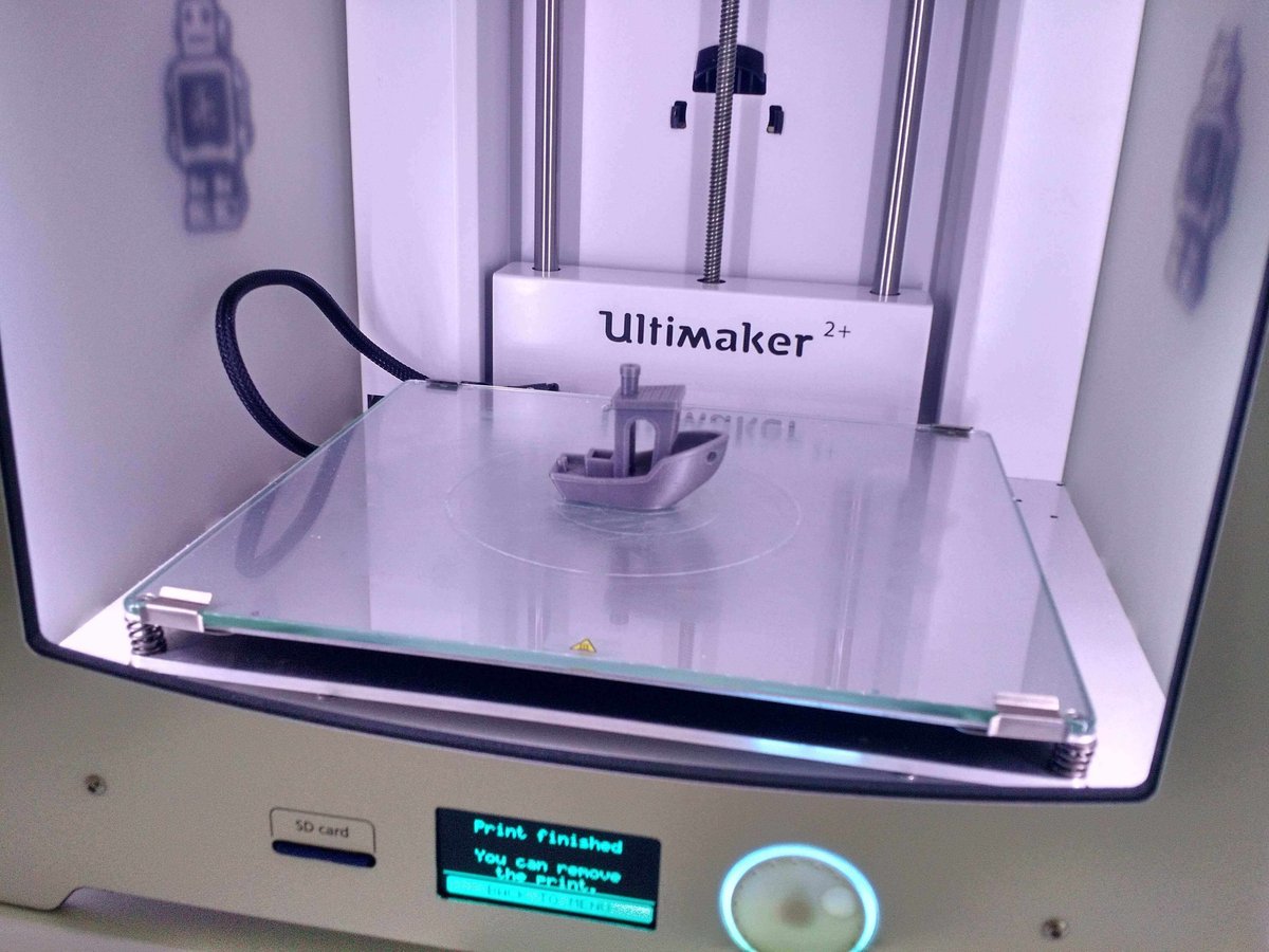 ultimaker 2+ 3D printer