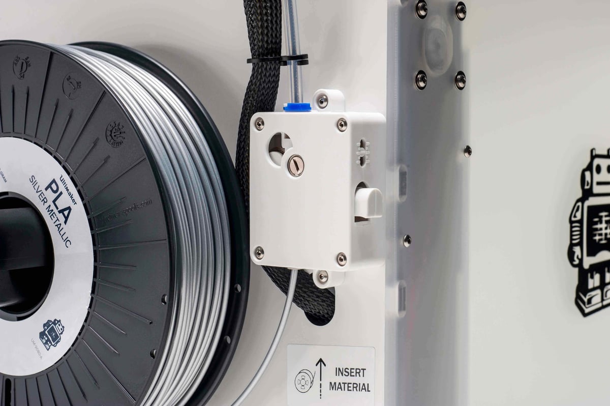 Iteration instead of innovation: Ultimaker and Makerbot improved their current printer models. 