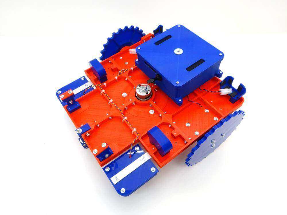Inside the Ardumower (Image: RepRap Windturbine)