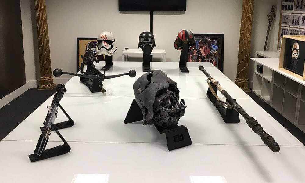 Choose your weapon...or helmet (Image: Mashable)