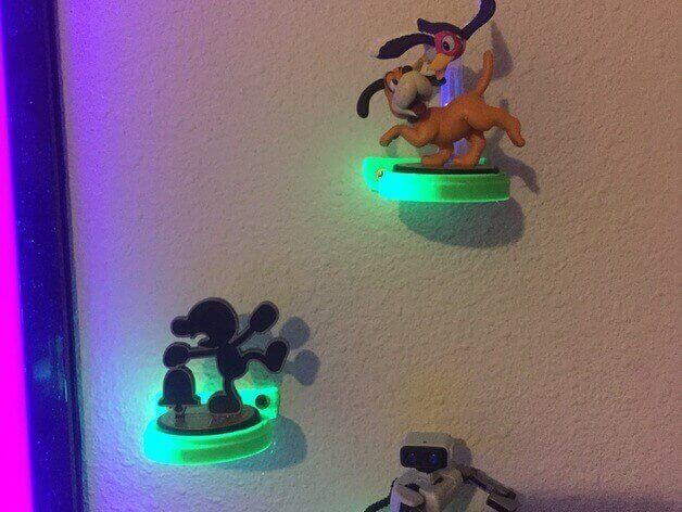 Wall mount for Amiibo figurines
