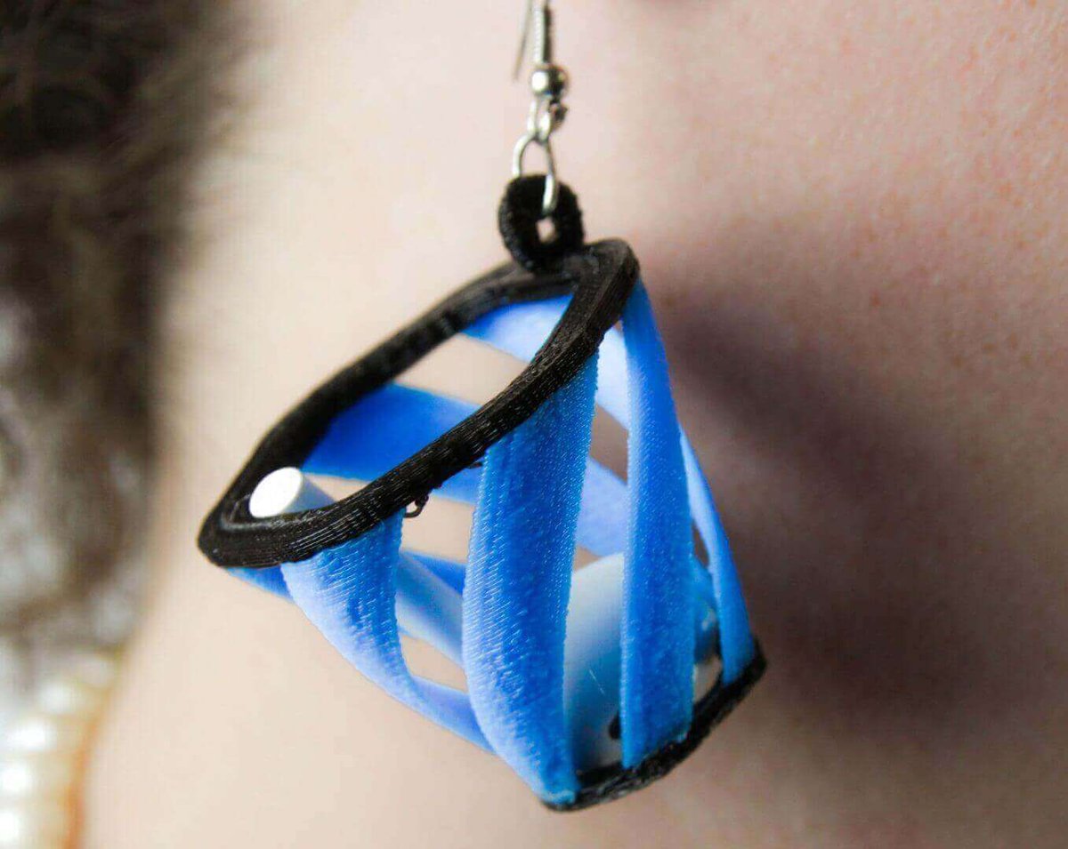 twisty earbud catchers