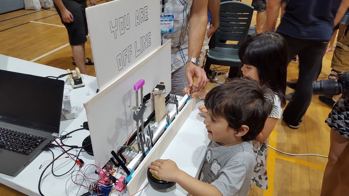 Uri's Chrome T-Rex game: a big hit at Geekcon