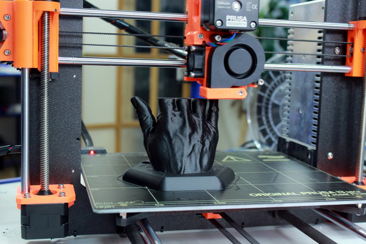 Dyze Design Tungsten Carbide nozzle fitted to a Prusa i3 Mk2, printing colorFabb_XT-CF20