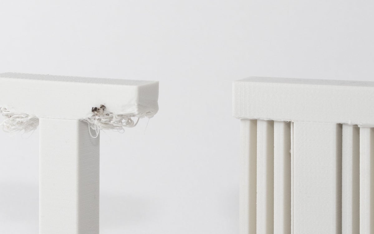 Without 3D printing support structures, the letter T won't print properly (source: 3DHubs)