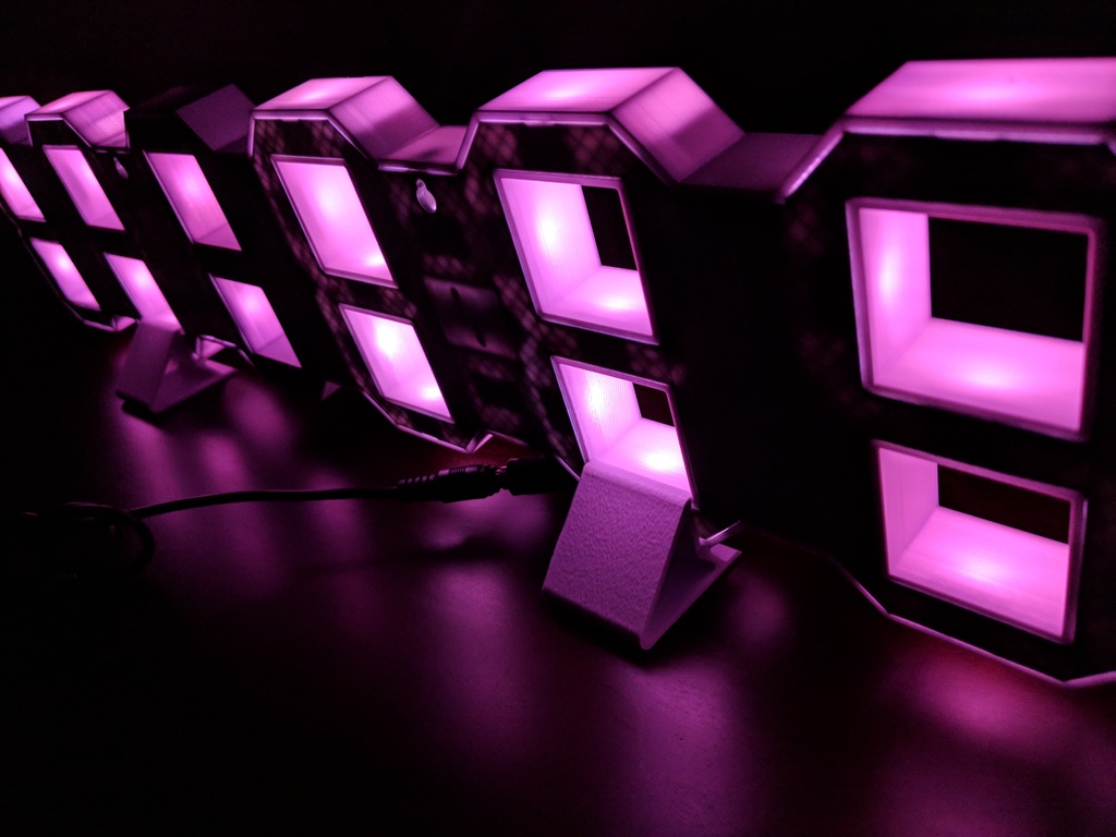 leonardlee's 7-segment LED clock from behind