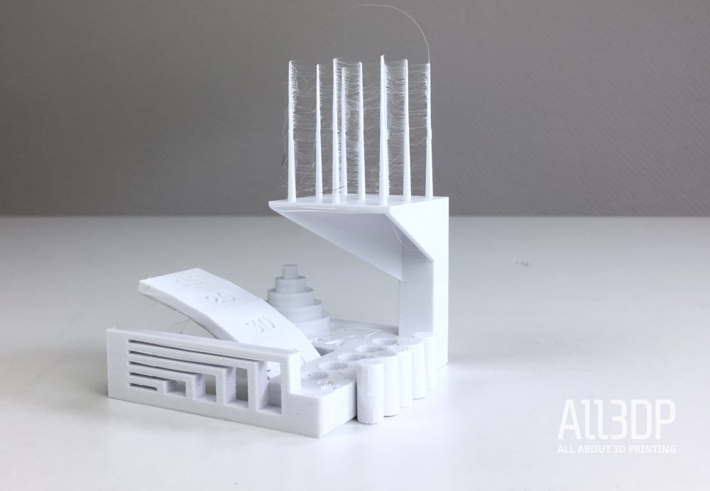 Résultat quelque peu filandreux, mais la Prusa i3 MK3S obtient tout de même 24,5 sur 30 pour le test Autodesk Kickstarter. (Source : All3DP)