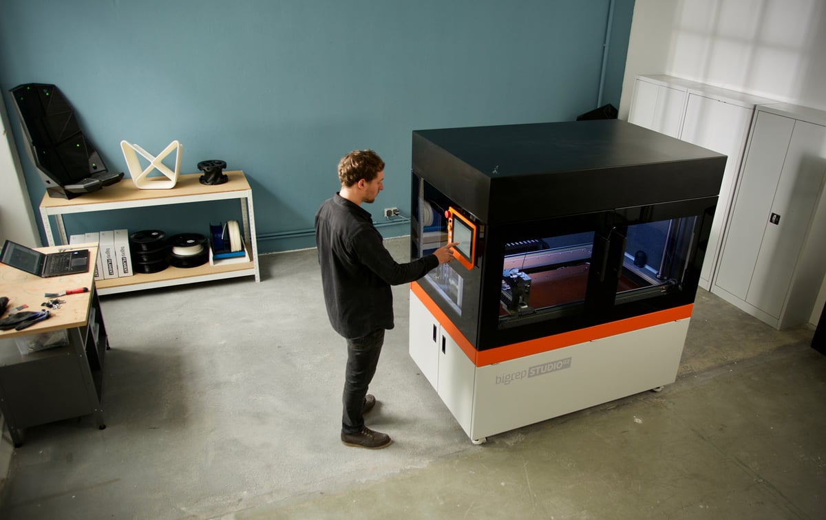 BigRep STUDIO G2 large-format 3D printer