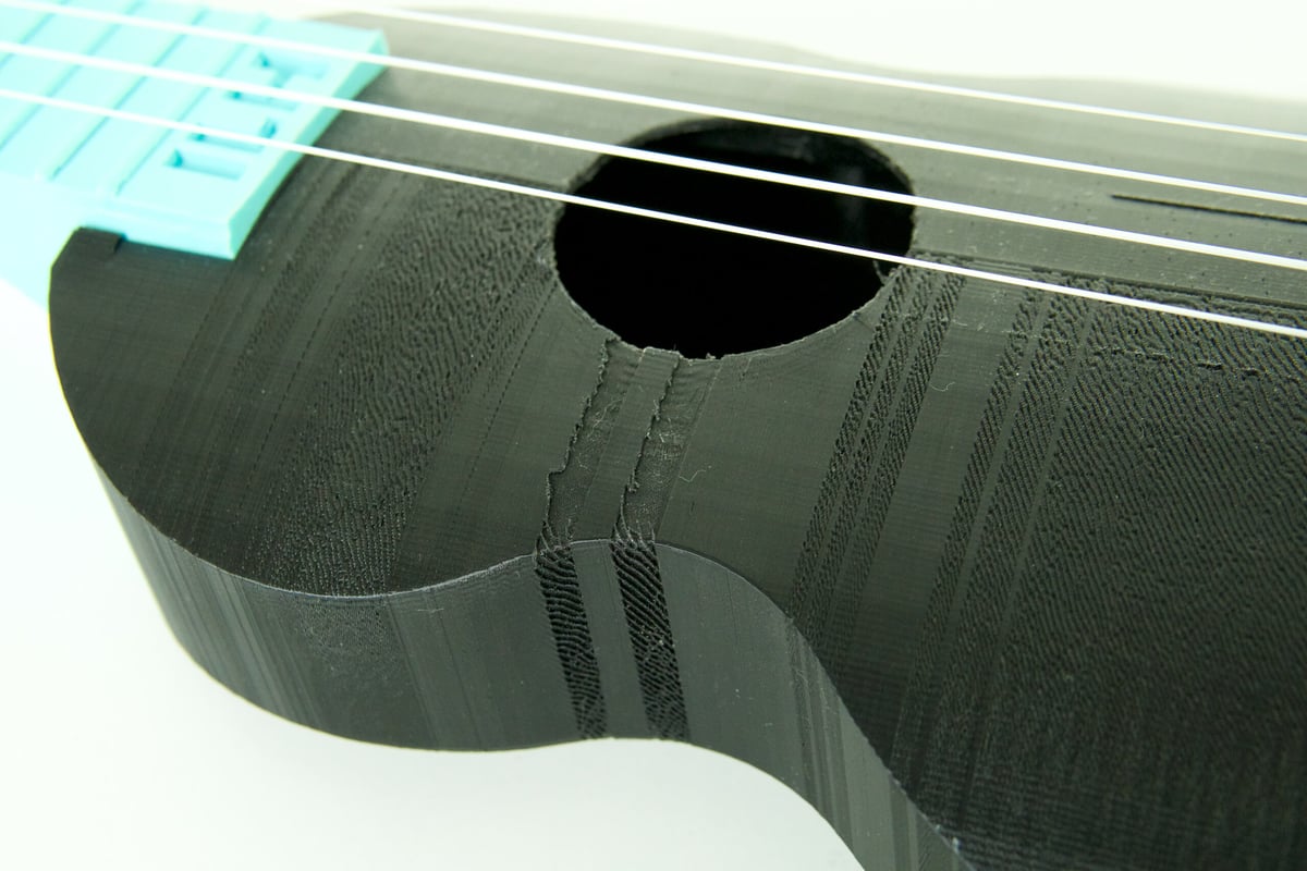 Elegoo Neptune 3 Ukelele under extrusion