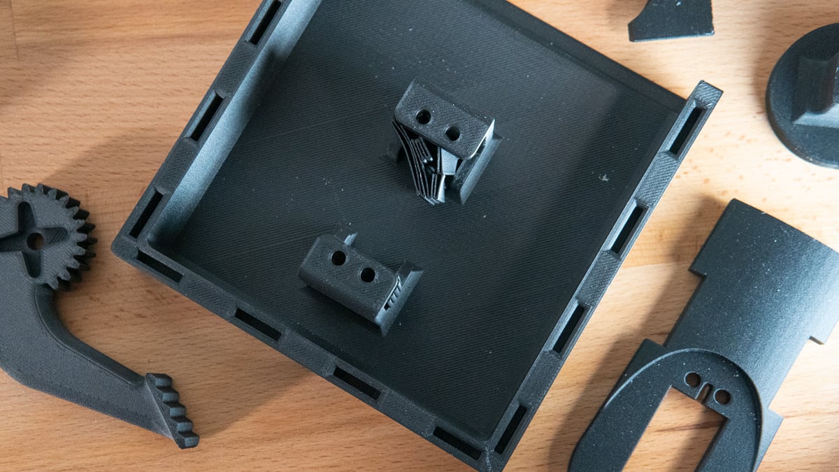 Onyx carbon fiber print with support structures