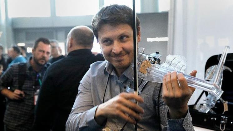 Featured image of Sleek 3D Printed Electric Violin Steals the Spotlight at NAMM Musical Instrument Show