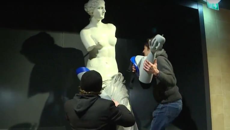Featured image of Venus de Milo Receives 3D Printed Prosthetics for Handicap International Campaign