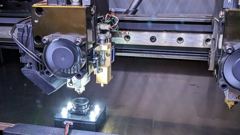 Featured image of This Little Camera Makes Calibrating IDEX and Dual-Extrusion 3D Printers Easy