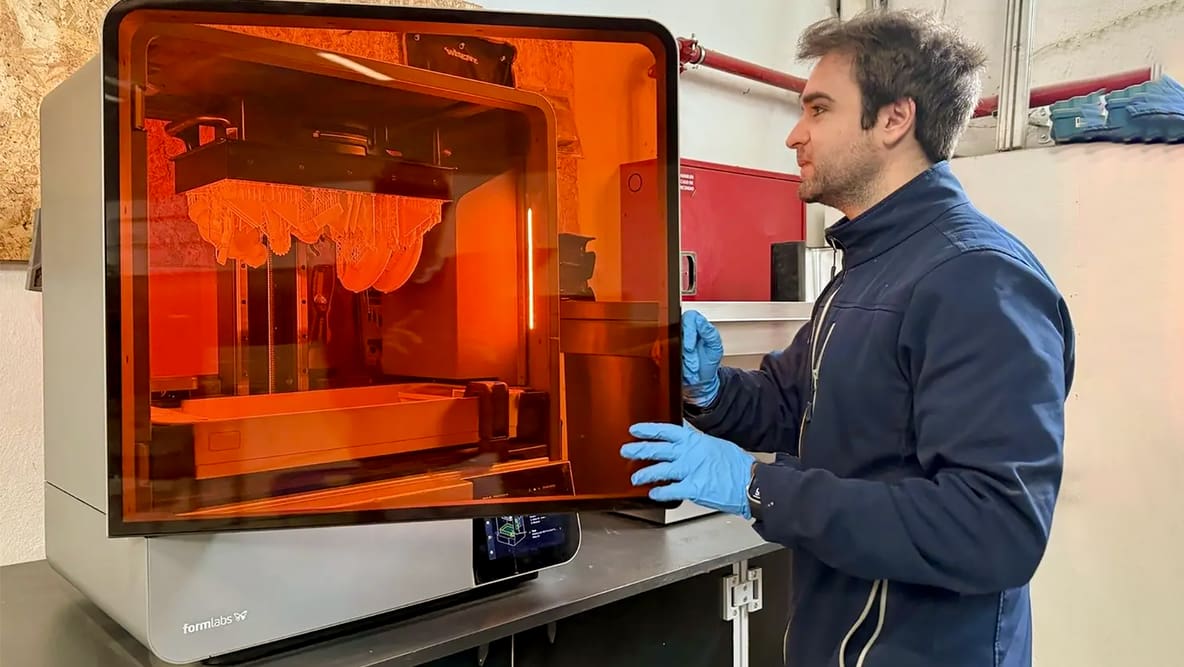 Featured image of Quick Start Guide to Resin 3D Printing for Beginners & Pros