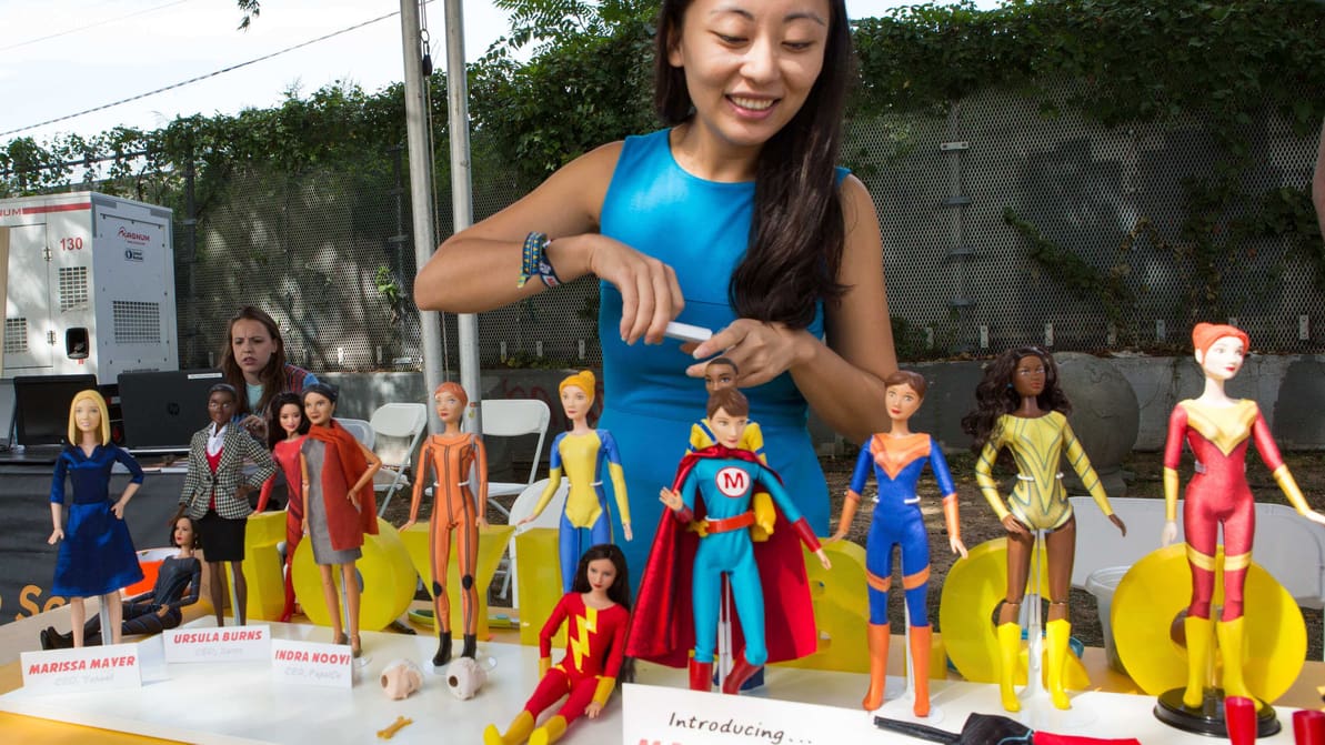 Featured image of Maker Girl: 3D Printed Action Figures Send Positive Message