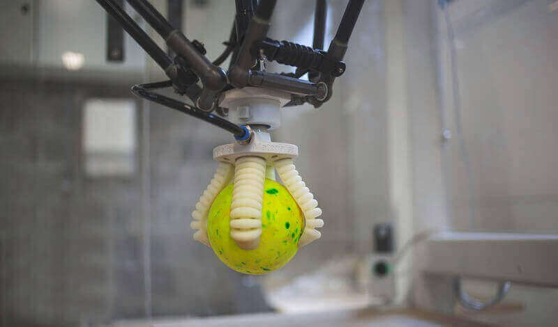 Featured image of YuMi, The Robot That Handles Macarons With 3D Printed Grippers