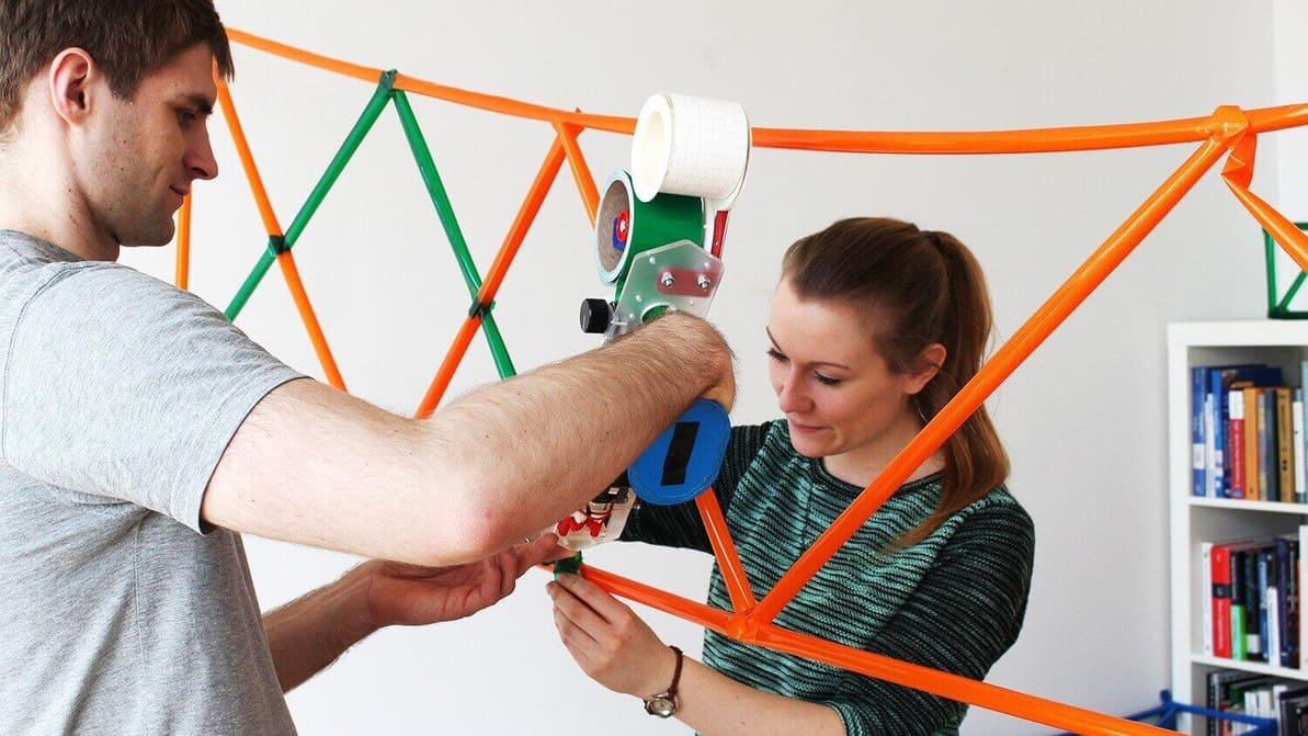 Featured image of Protopiper Device Physically Sketches Objects