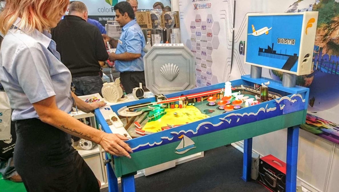 Featured image of This 3D Printed Pinball Machine is a Piece of Art