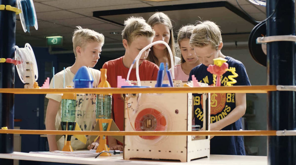Featured image of School Teaches Science & Tech with 3D Printed Bottle Rockets