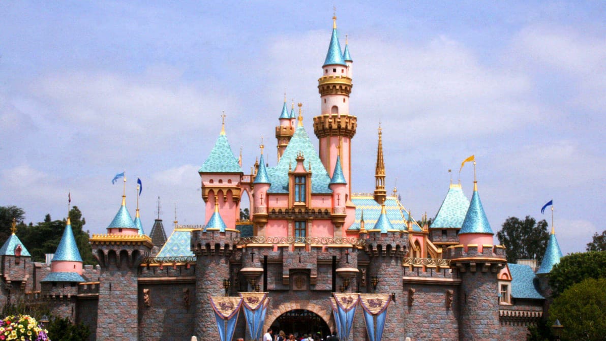 Featured image of Disney To Staff Theme Parks With 3D Printed Robots?