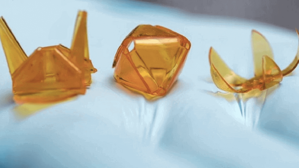 Featured image of 3D Origami Made with Light-Sensitive Polymers and a Projector
