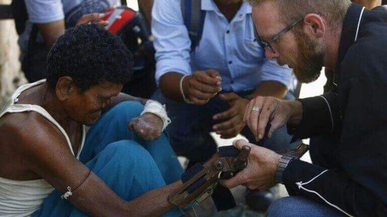 Featured image of Disaster Hack 3D Prints Prosthetic Hands for People in Nepal