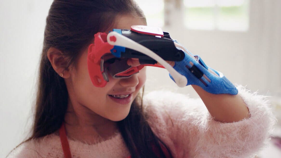 Featured image of Burger King Promotes Stacker Day in Argentina with 3D Printed Hands
