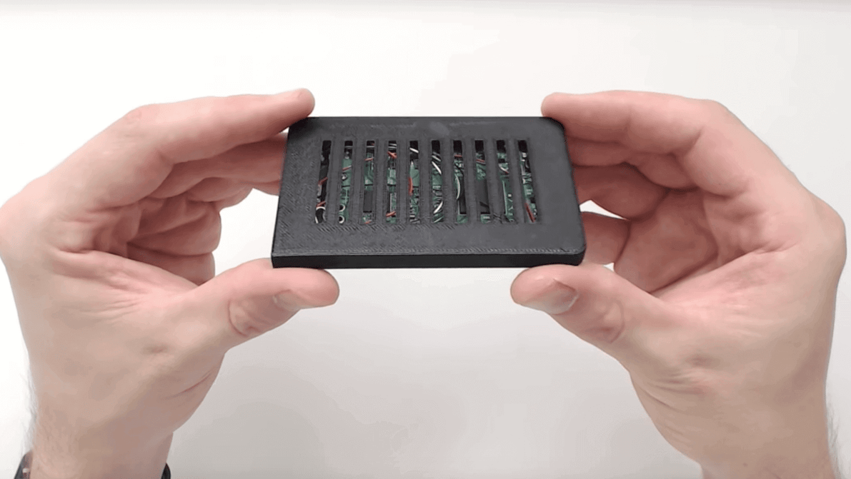 Featured image of Modder Uses 3D Printing & Raspberry Pi To Create Credit Card-Sized PC