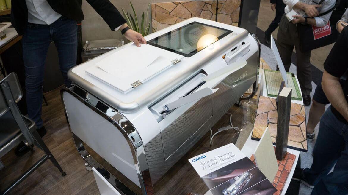 Featured image of Mofrel is a Fake Leather 2.5D Printer Made by Casio