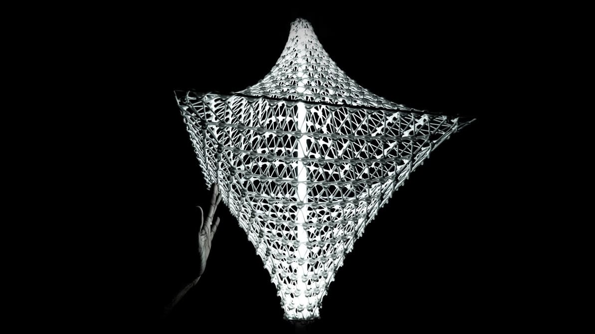 Featured image of MIT Self-Assembly Lab Creates Tote Bags & Lamps at Design Miami