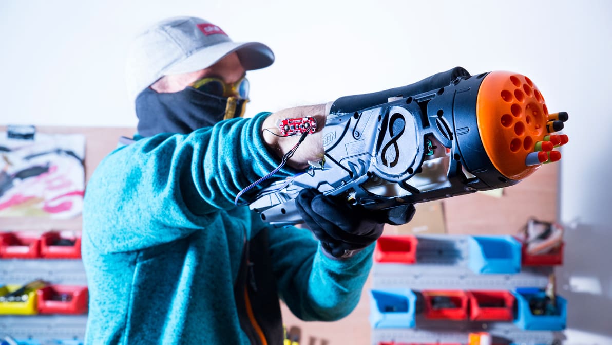 Featured image of This is a Prosthetic Nerf Gun Made with 3D Printing