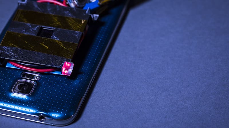 Featured image of Safely Charging a Smartphone with a Laser Beam