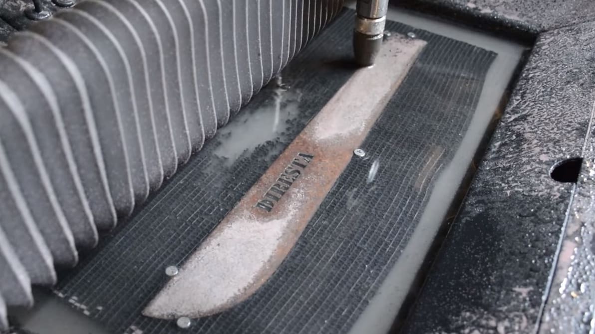 Featured image of WAZER – The First Desktop Waterjet Cutting Machine