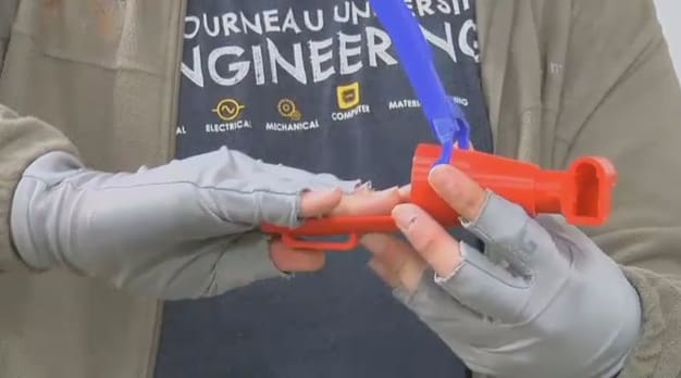 Featured image of Student 3D Prints Prosthetic to Help Girl Learn to Play the Violin