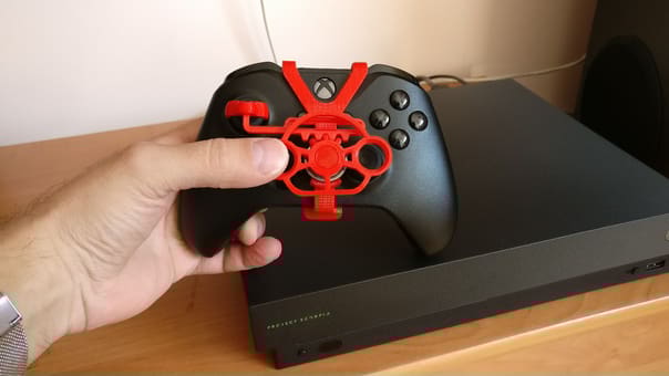 Image de l'en-tête de Imprimez en 3D un volant pour votre manette de PS4/Xbox One
