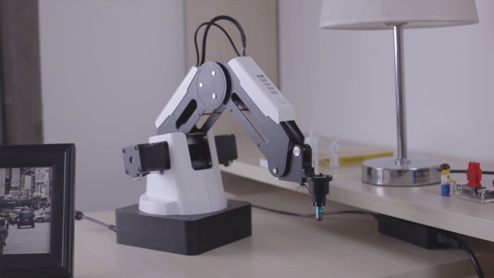 Featured image of DOBOT Magician Robotic Arm: Review the Specs