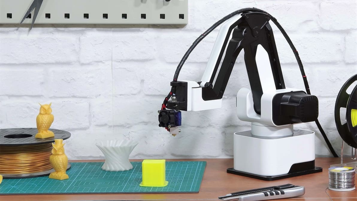 Featured image of Rotrics All-In-1 Robot Arm Pushes the Limits on Versatility