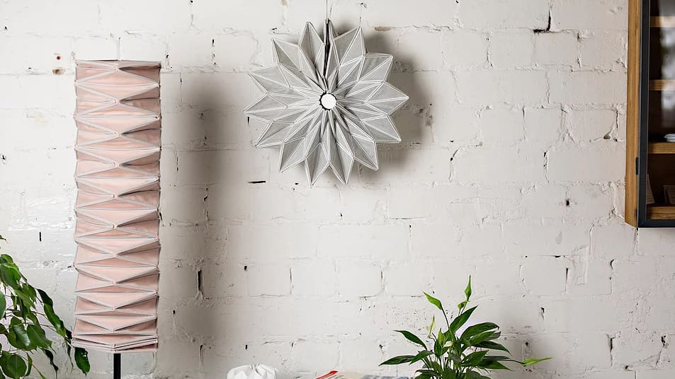 Featured image of Industrial Designer 3D Prints Conductive Origami Light Fixtures