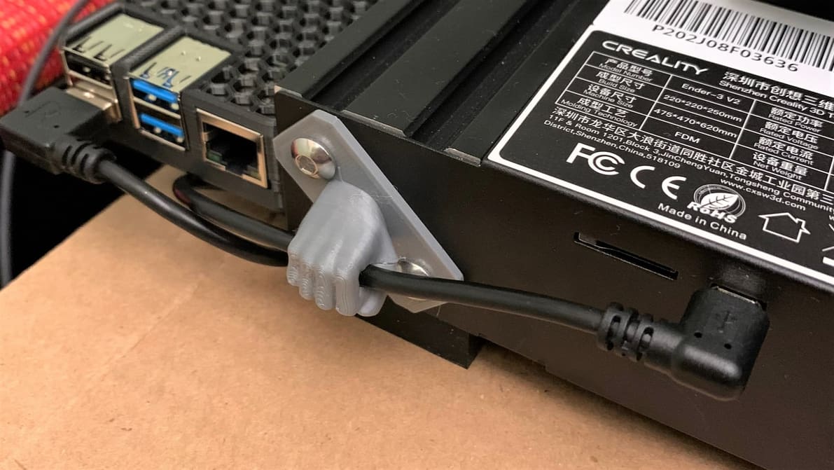 Featured image of How to Connect Your Ender 3 (V2/Pro) to PC/USB Port