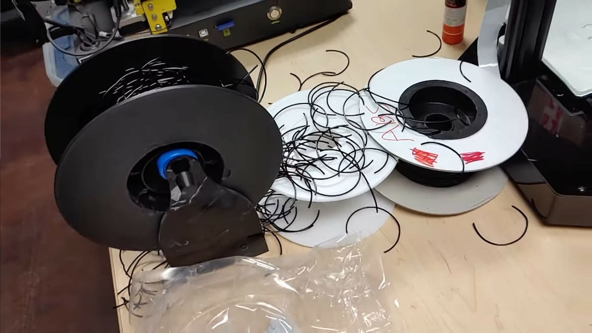 Featured image of 17 Epic 3D Printing Fails & Why They Failed