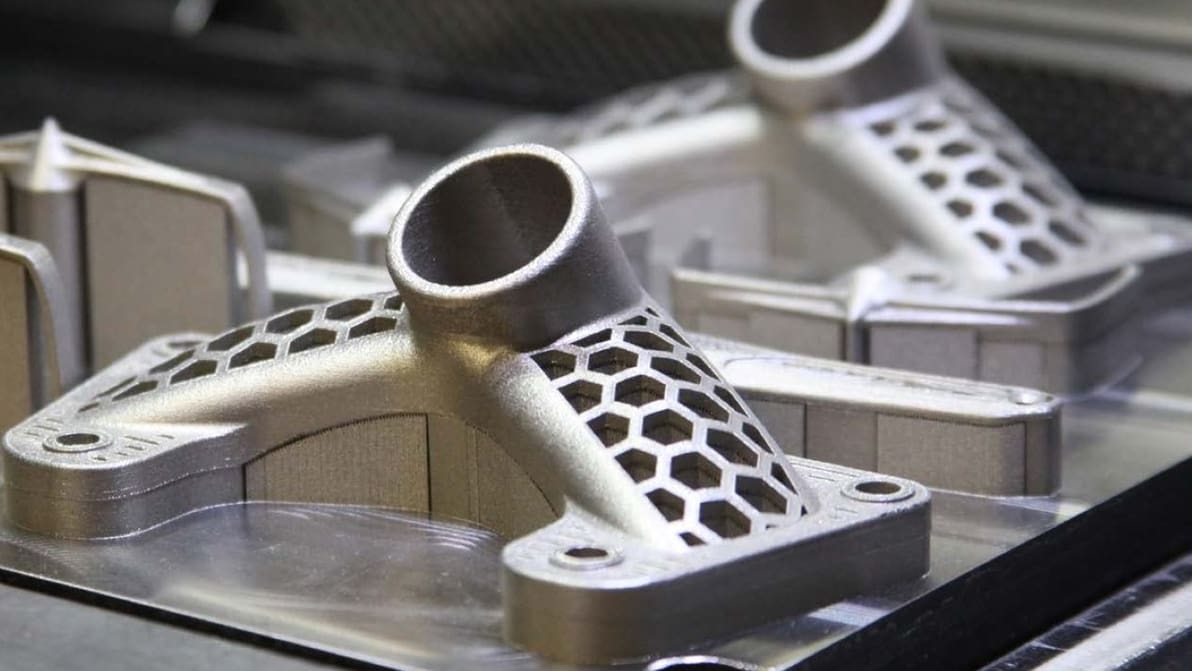 Featured image of Powder 3D Printer: What Is It & How Does It Work?